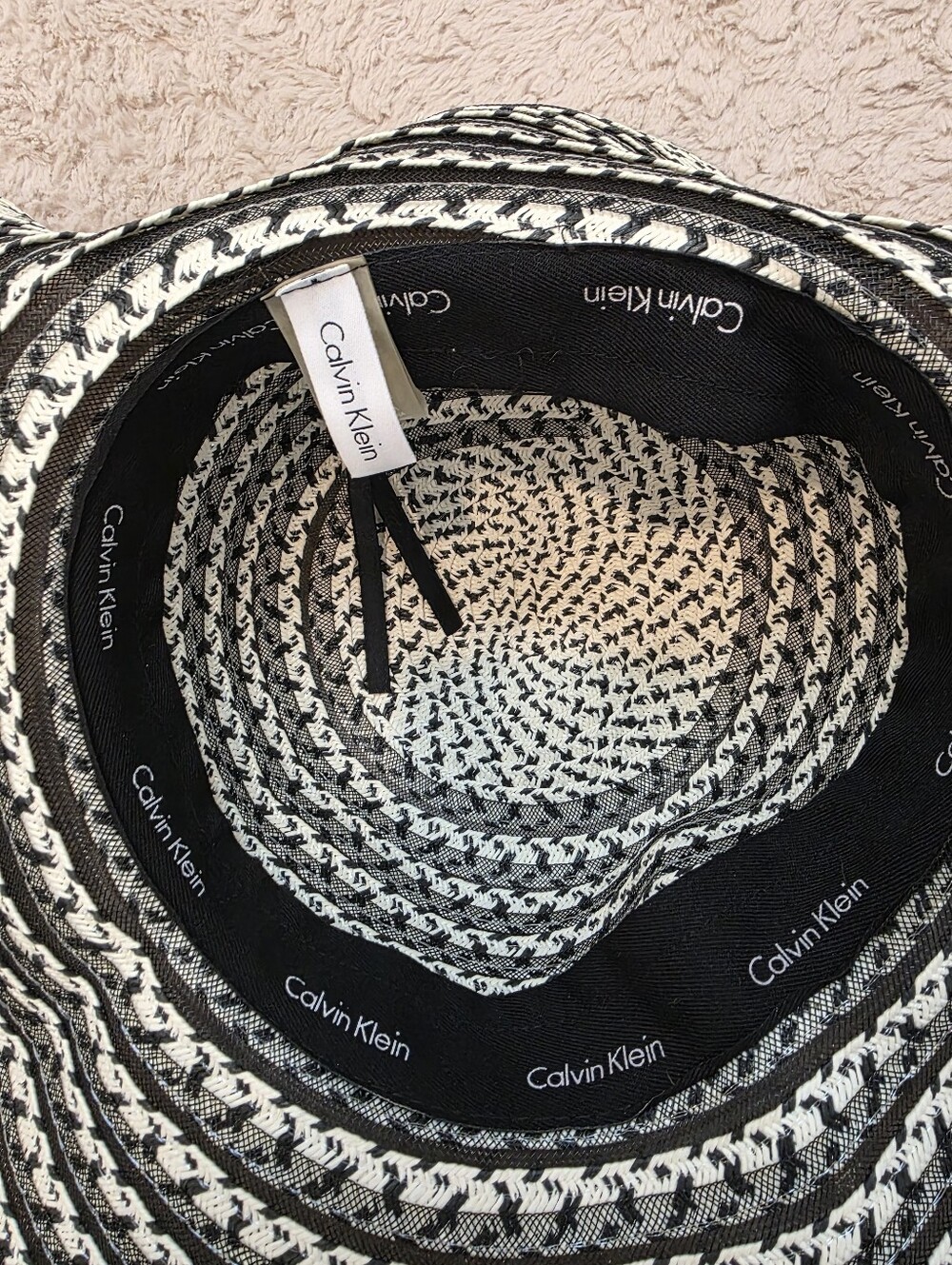 Calvin Klein Black and White Woven packable  Hat - Picture 3 of 7